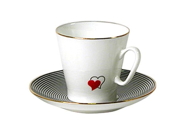 Чашка с блюдцем  КН Черный кофе Сердечки1